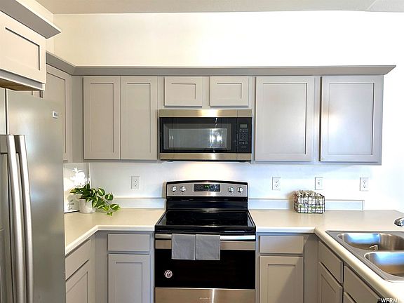 5th image of 778 N 260 W Unit 301
