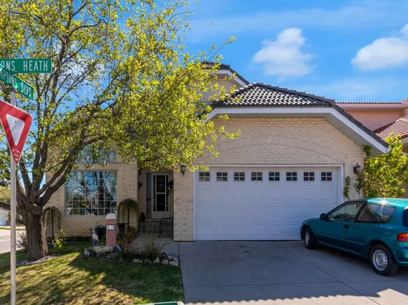 4 Hamptons Heath NW, Calgary, AB T3A 5E8