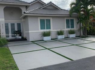 5261 SW 154th Pl, Miami, FL 33185