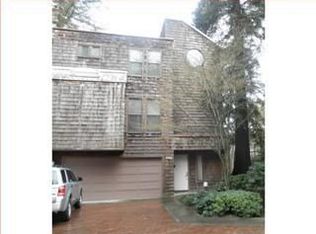 10920 Lucky Oak Ct, Cupertino, CA 95014