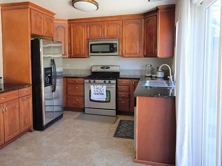 7902 Flanders Dr — Photo 6