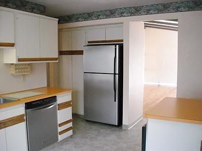 3rd image of 335 Hickory Dr