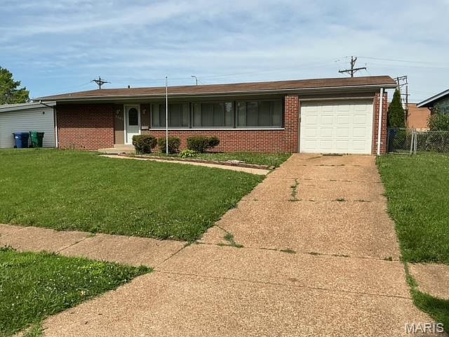 1st image of 1665 Turf Ln