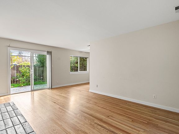 3rd image of 1147 Sanchez Way