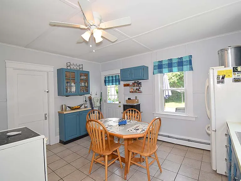 27 Saint James Rd — Photo 4