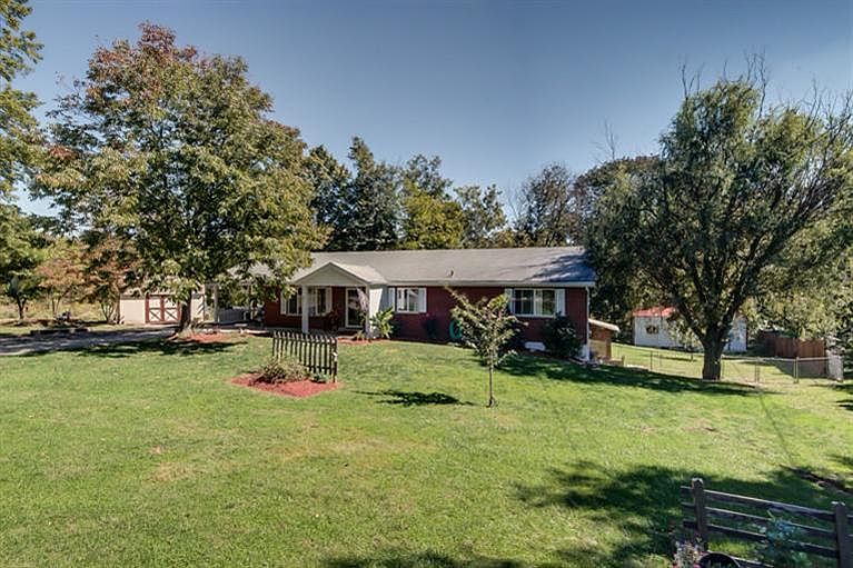 1st image of 9034 Evergreen Dr