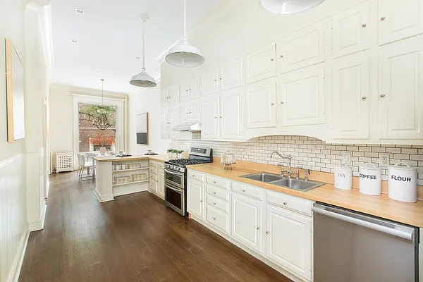 Sold by Compass | media 5