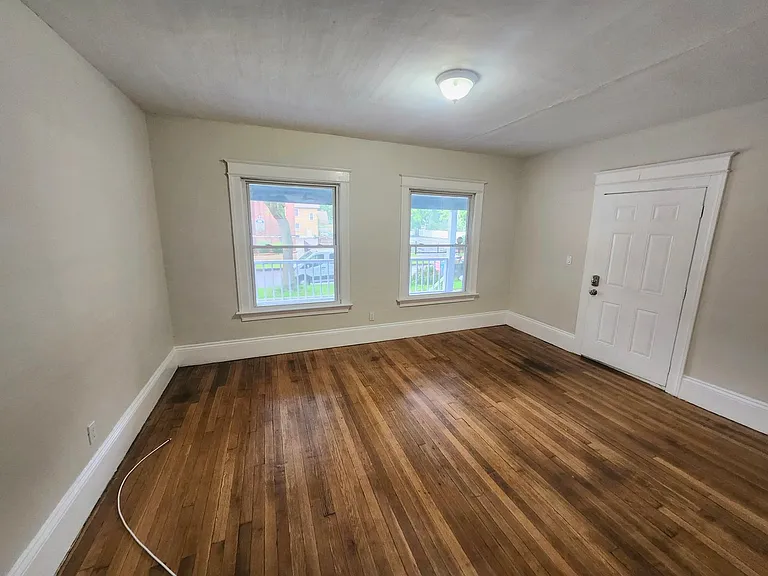 357 Columbia Ave — Photo 8