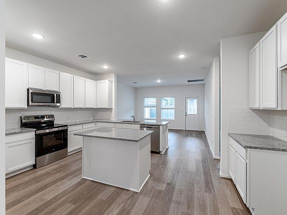 4th image of 732 Barbary Coast Ln