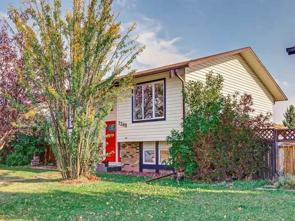 1208 SW Ranchlands Blvd NW, Calgary, AB T3G 1G5
