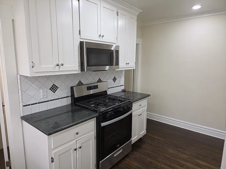 542 S El Molino Ave — Photo 6