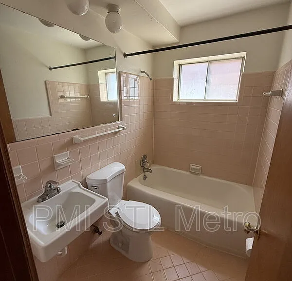 4838 S Broadway St #B — Photo 4