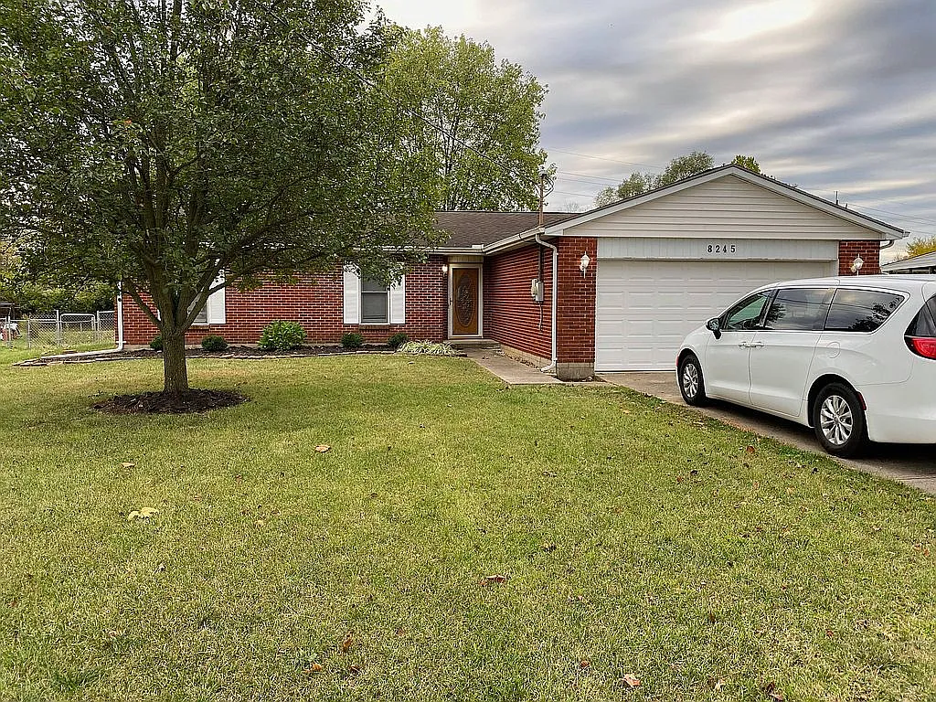 8245 Meadowlark Dr photo 1