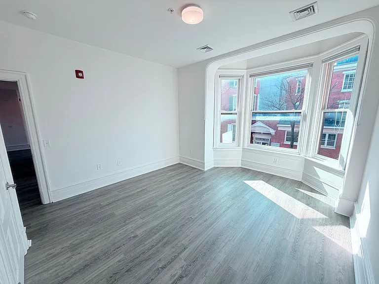 19 N Duke St — Photo 3