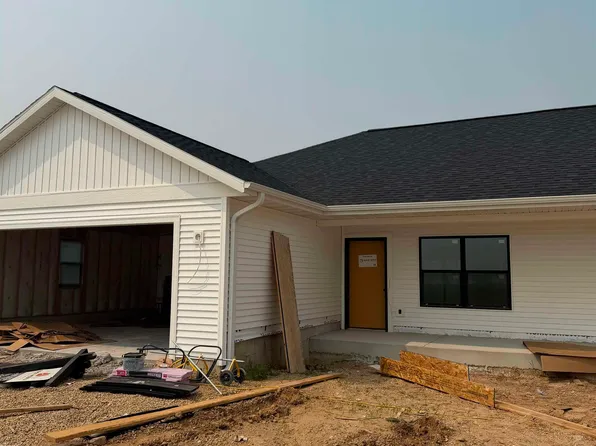 982 Bell Cir, Arlington, WI 53911