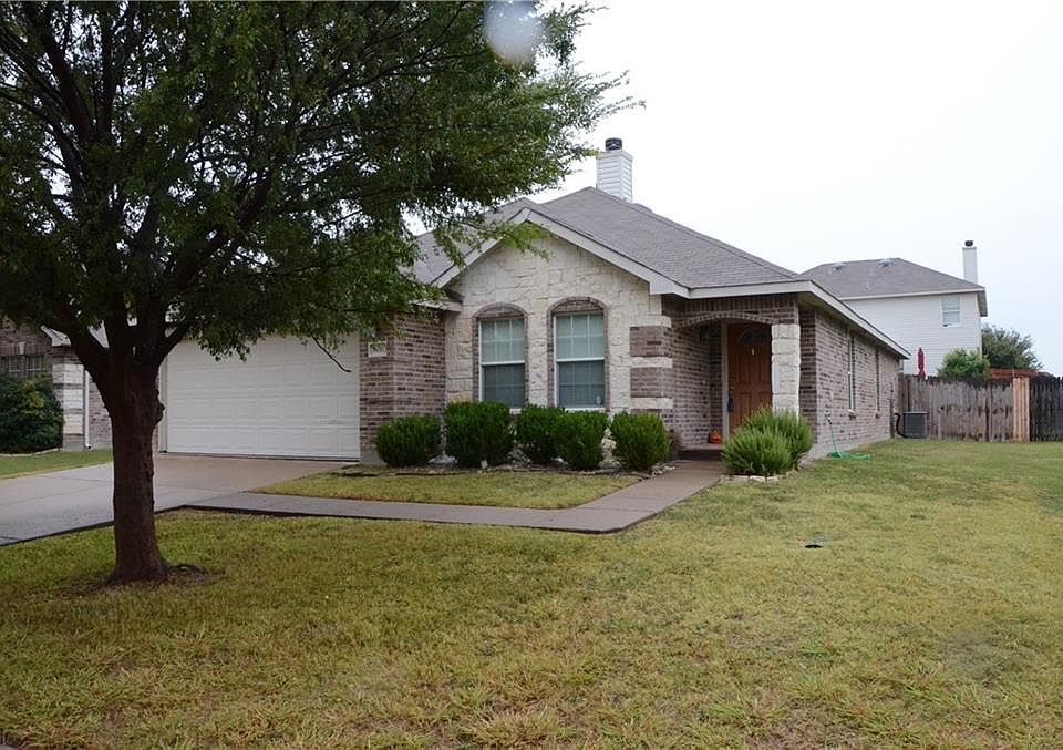 1st image of 800 Crystal Dr