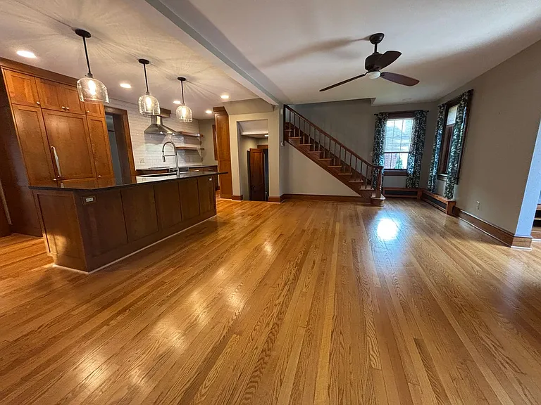 2412 Alberta Ave SW — Photo 12