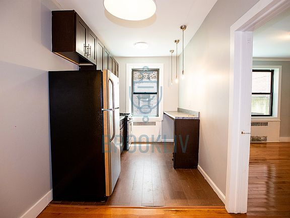 2nd image of 15 Crooke Ave APT 3F