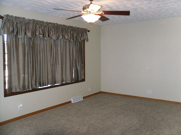 5th image of 2216 N Clarmar Ave