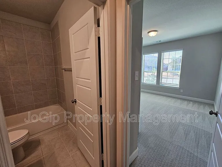 1740 Jamestown Dr — Photo 17