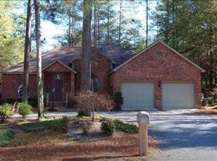 4 Pinyon Ln, Pinehurst, NC 28374