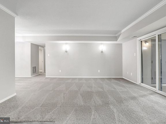 5th image of 3803 Laramie Pl APT B