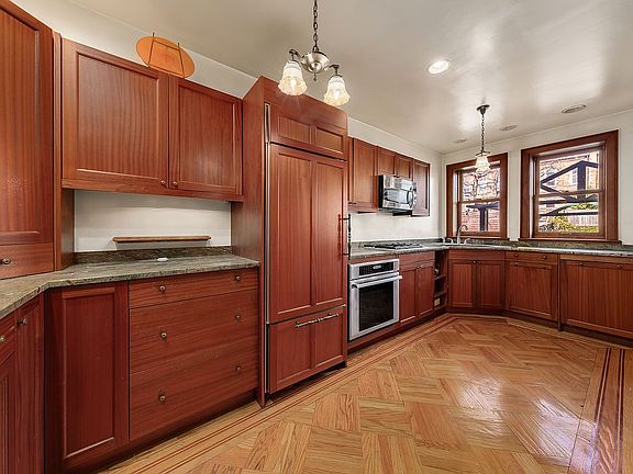 4th image of 285 Lefferts Ave