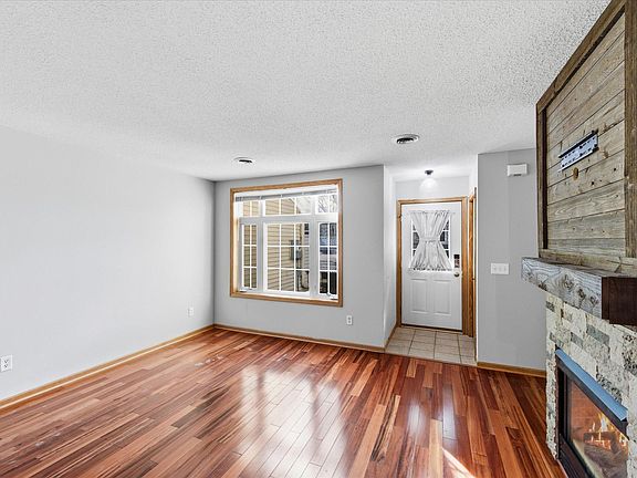 5th image of 508 Aqua Cir