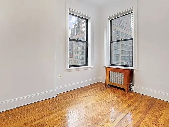5th image of 301 E 53rd St APT 2B