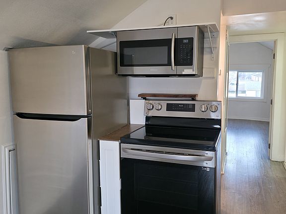 5th image of 163 W 400th St S #2F