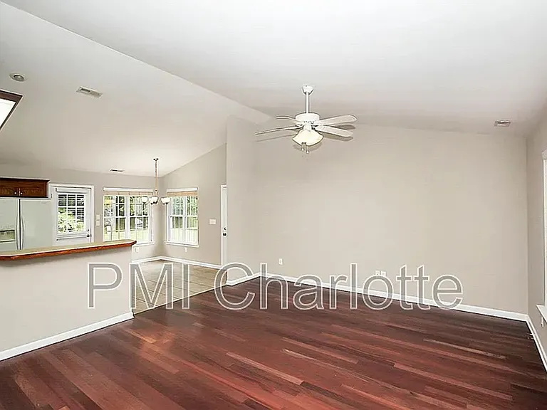 2510 S Ridge Ave — Photo 9