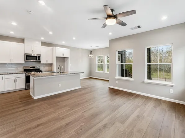 5101 Rue St #B, Houston, TX 77033