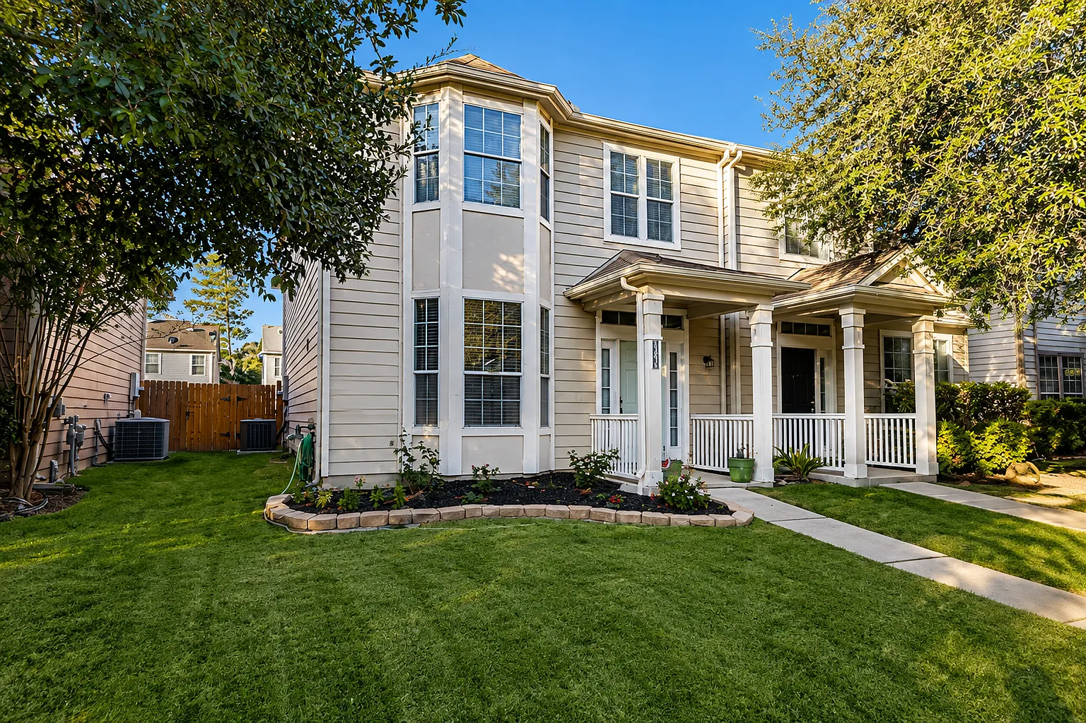 3 bed, 2.5 bath, 1564 sqft, $1,765 — Photo 1