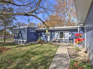 5 Fenton Dr, Decatur, IL 62521