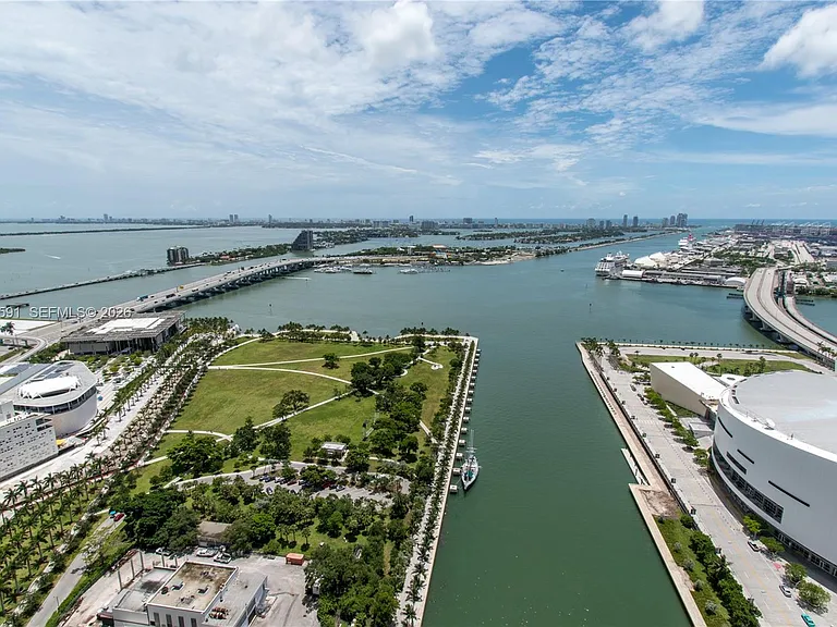 888 Biscayne Blvd #4112 — Photo 33