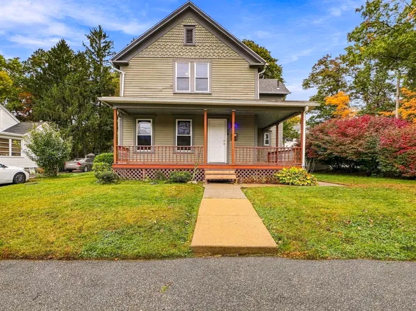34 Joyce St, Webster, MA 01570
