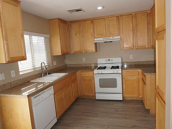 3rd image of 859 Blue Rosalie Pl