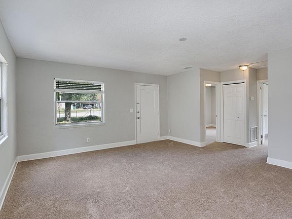 5th image of 4103 Ruby Dr W