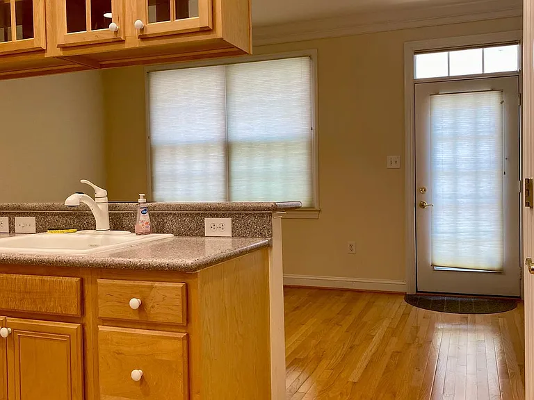 2621 Fairfax Dr — Photo 9