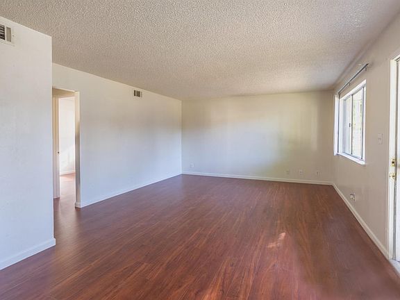 3rd image of 4415 Greenholme Dr APT 1