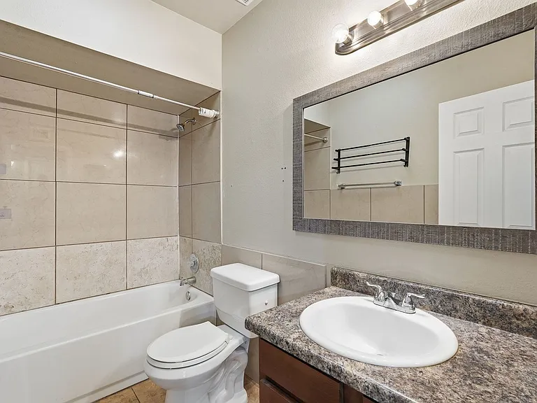 213 W Virginia St — Photo 17