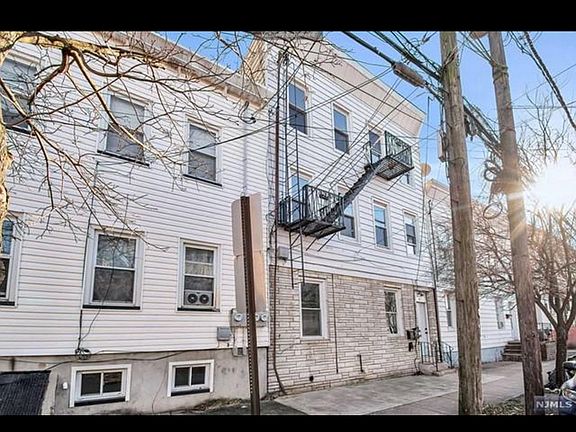 3rd image of 29 Edison St APT 2
