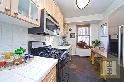3rd image of 1562 York Ave #15D