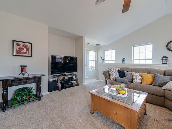 3rd image of 585 Bridle Ct #585