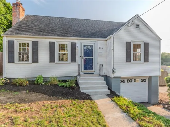 116 Fairfield Rd, Cranston, RI 02910