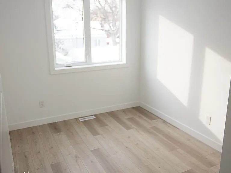 154 A Perth Ave #1 — Photo 12