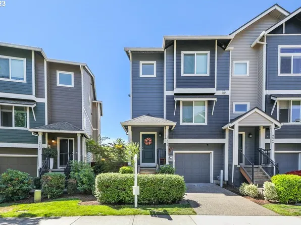 10556 NE Park Ridge Way, Hillsboro, OR 97006