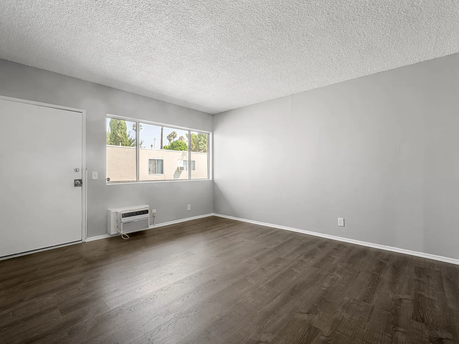 19035 Sherman Way — Photo 3