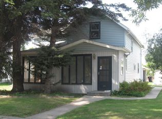 410 Chestnut St, Grand Forks, ND 58201