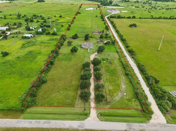 15155 Schmidt Rd, Hempstead, TX 77484